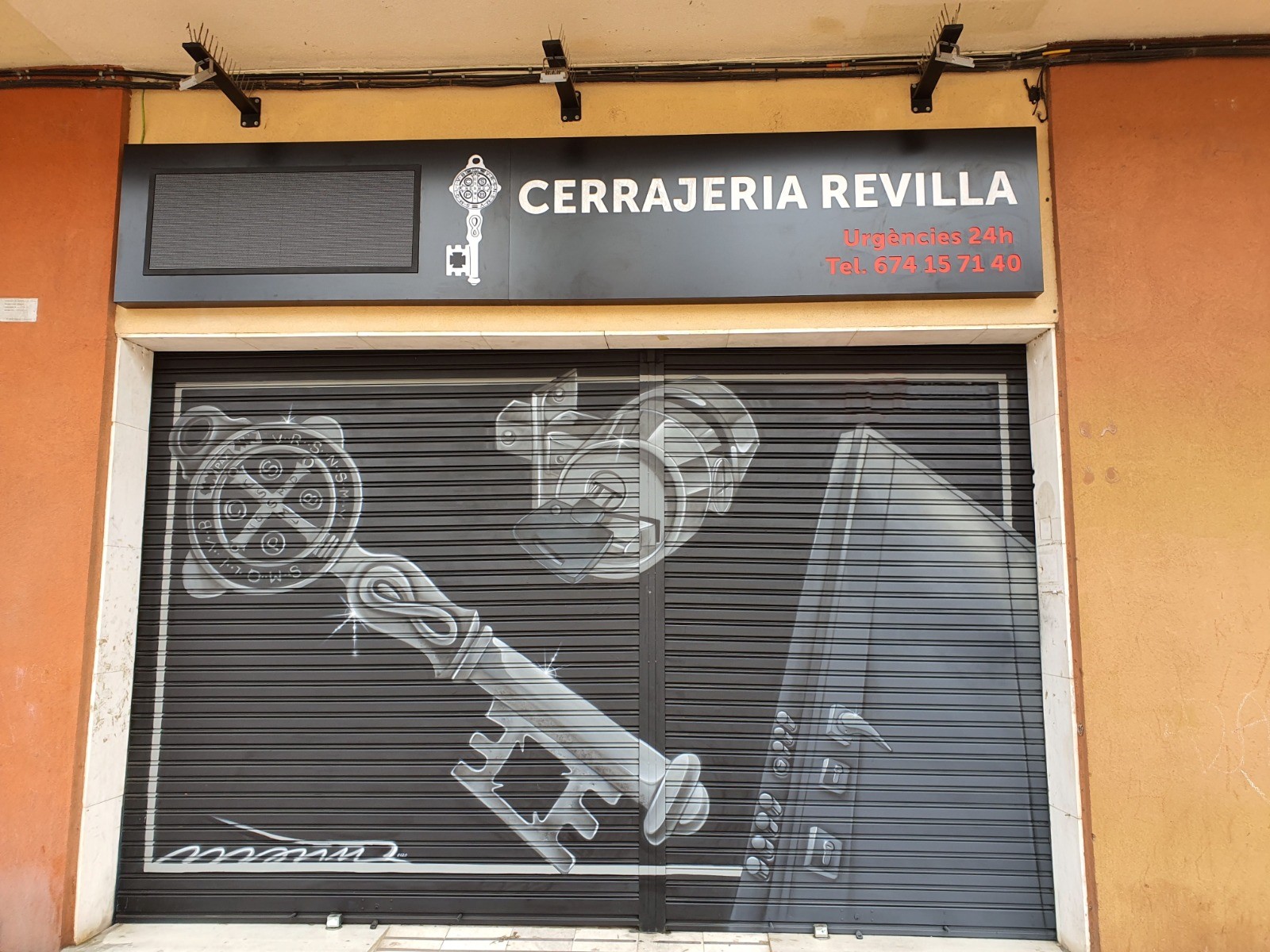 fachada de Cerrajeria Revilla